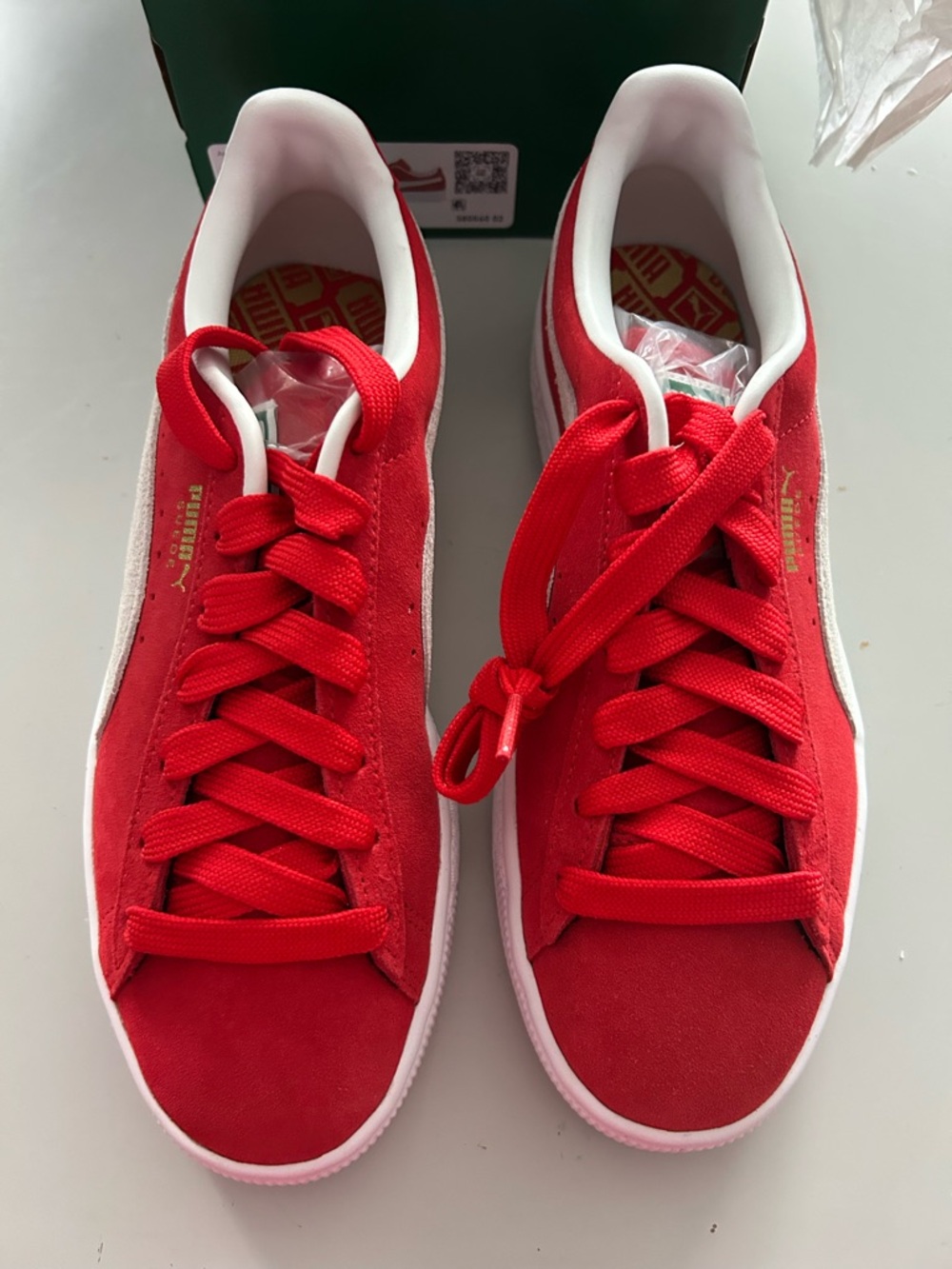 BNIB Puma Black Red Classic XXI Jr Sneakers with White Trim Sz 7